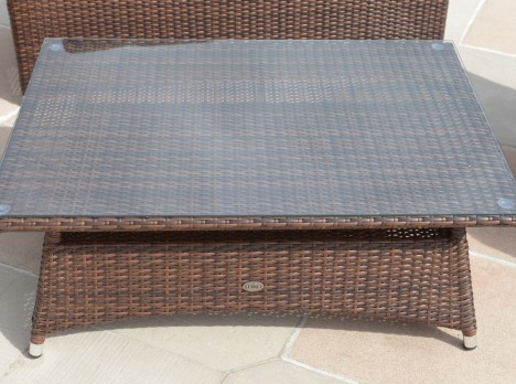 Tavolinetto da giardino con ripiano in vetro