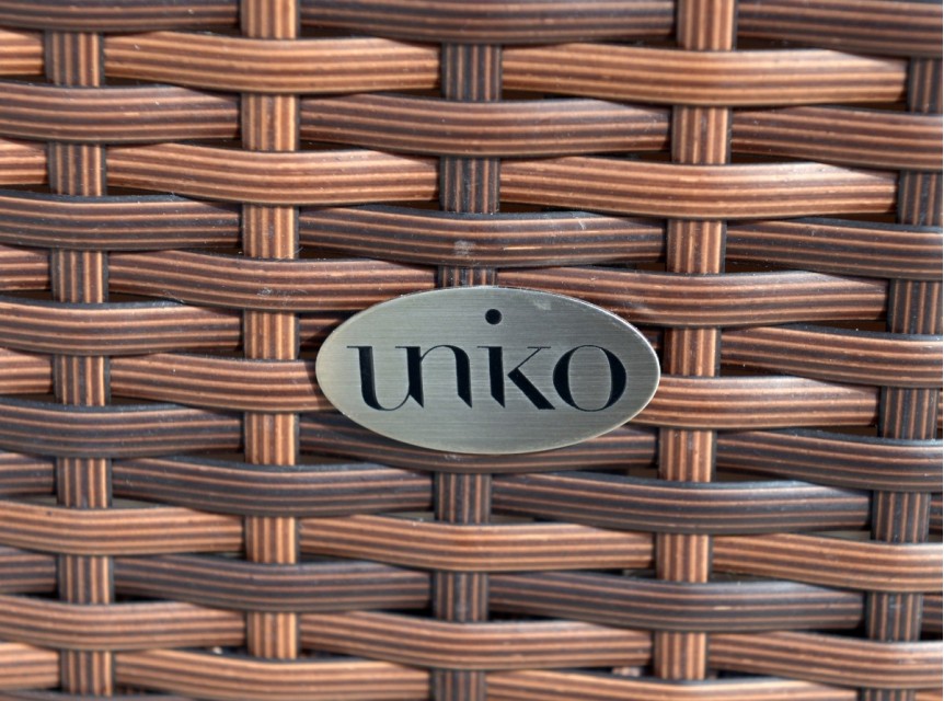 Intreccio artigianale in rattan sintetico marrone