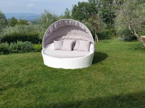 Divano tondo con parasole in rattan sintetico bianco