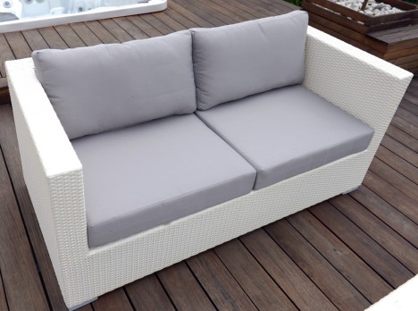 Divano da esterno con sedute morbide