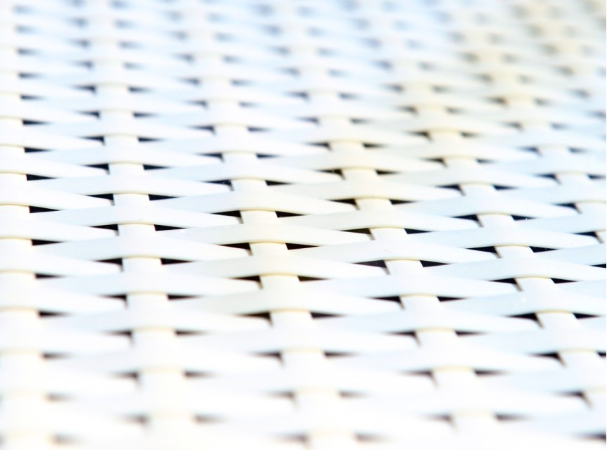 Intreccio artigianale in rattan bianco