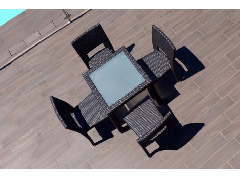 Tavolo per esterno per quattro persone