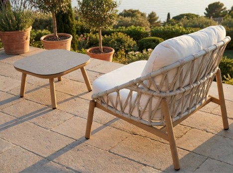 Poltrone con tavolinetto da esterno di design