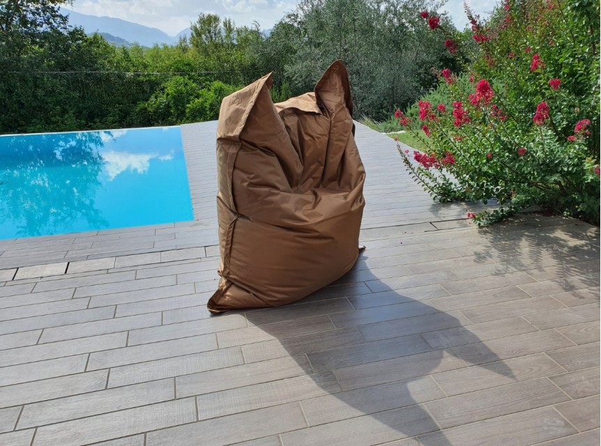 Maxi cuscino da esterno in tessuto per relax all'aperto