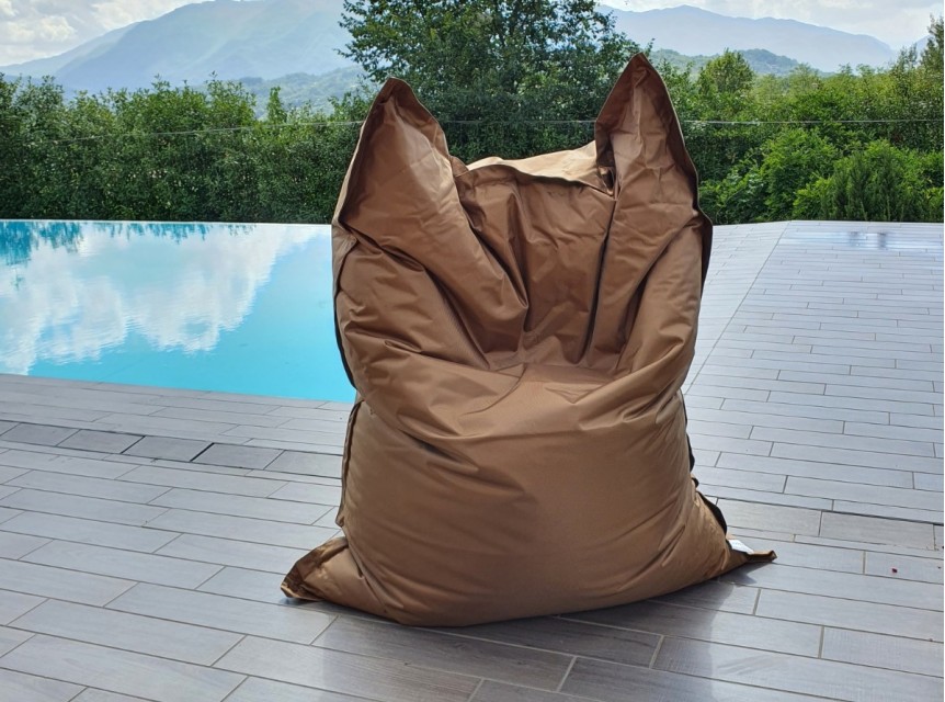 Cuscino a sacco da giardino in tessuto outdoor bronzo