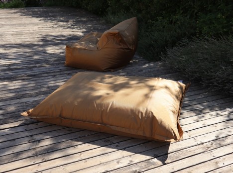 Cuscini da esterno giganti per relax all'aperto