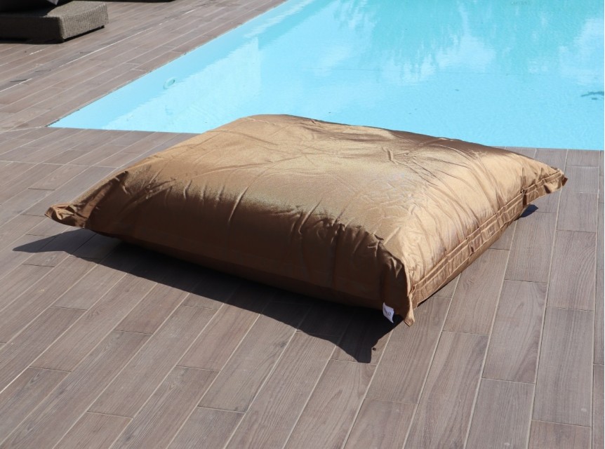 Maxi cuscino in tessuto per esterno colore bronzo