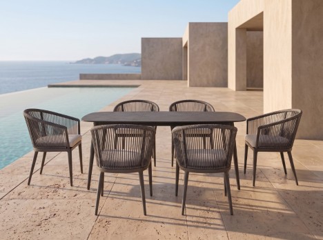 tavolo e sedie per esterno di design in alluminio