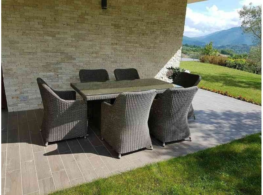 Tavolo e sedie da giardino in rattan sintetico tondo