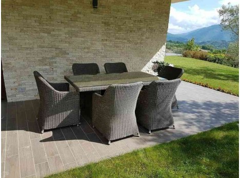 Tavolo e sedie da giardino in rattan sintetico tondo